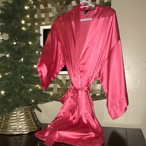 Victoria's Secret Other - Women’s VS silk robe